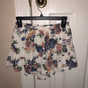 Cute, floral flowy shorts